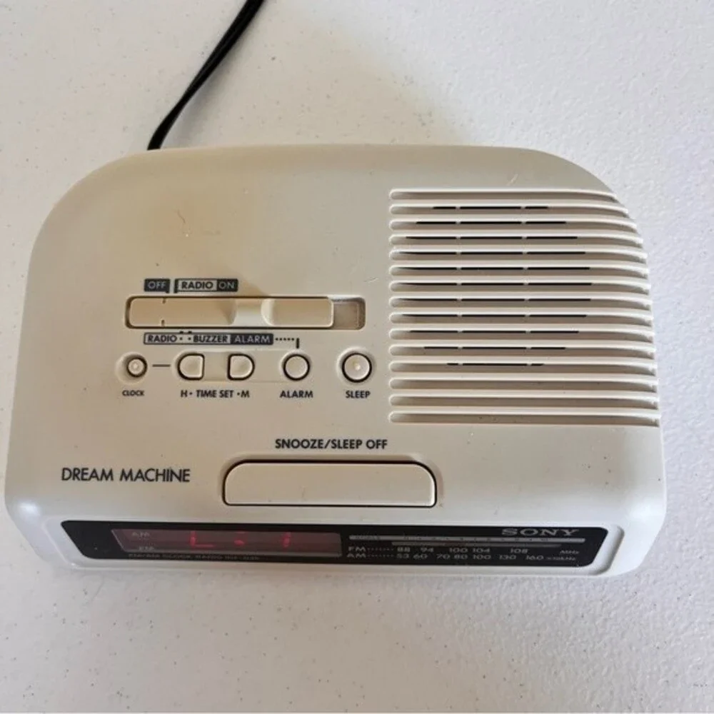 Vintage Sony Dream Machine Clock Radio Battery Backup Model ICF C25 READ DESCRIP